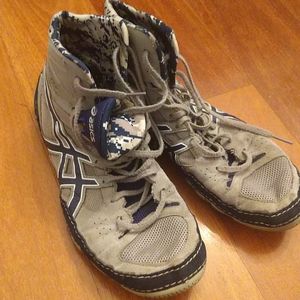 Asics wrestling shoes